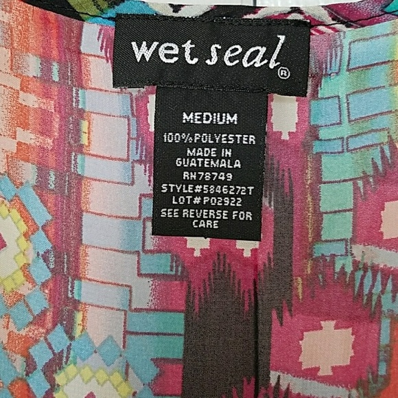 Very pretty print top from Wet Seal, size Medium. - Picture 5 of 5
